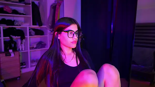 Snapshot of capriciousqueen chatting on October 2025 03:15:01 AM capriciousqueen online show from October 2025 03:15:01 AM