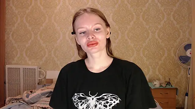 Kitkaat00 online show from April 2026 01:23:01 PM