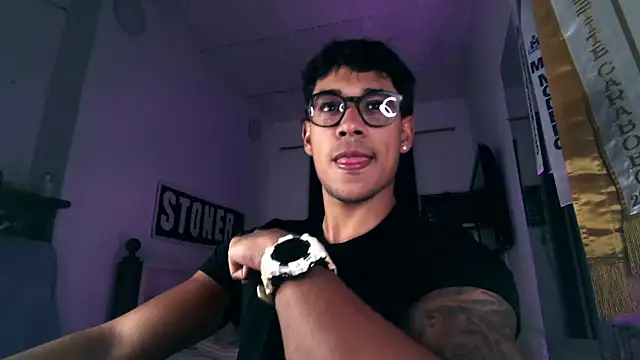 Snapshot of Ryan_x chatting on November 2025 12:10:02 AM Ryan x online show from November 2025 12:10:02 AM