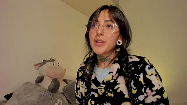 Snapshot of lola_n_apolo chatting on September 2025 02:22:01 AM lola n apolo online show from September 2025 02:22:01 AM