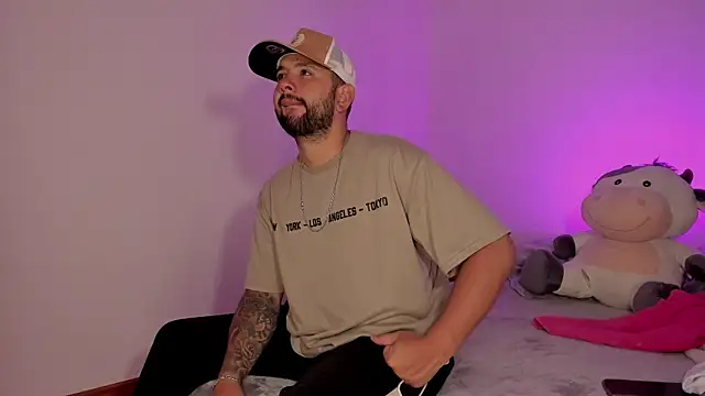 Snapshot of lola_n_apolo chatting on September 2025 07:20:02 AM lola n apolo online show from September 2025 07:20:02 AM