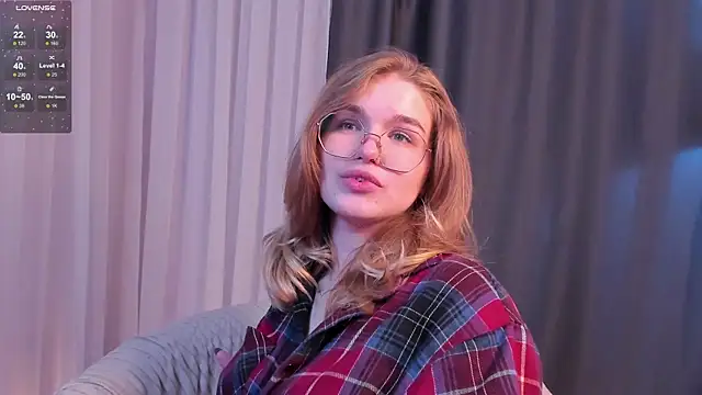 Snapshot of SophieMurrr chatting on October 2025 03:13:01 PM SophieMurrr online show from October 2025 03:13:01 PM