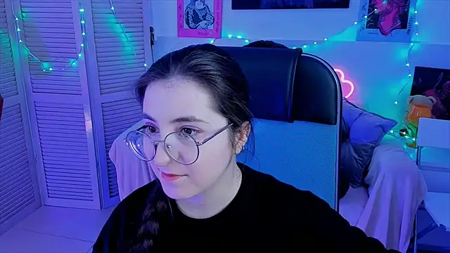 VirtuallVoyant online show from September 2025 04:56:02 AM