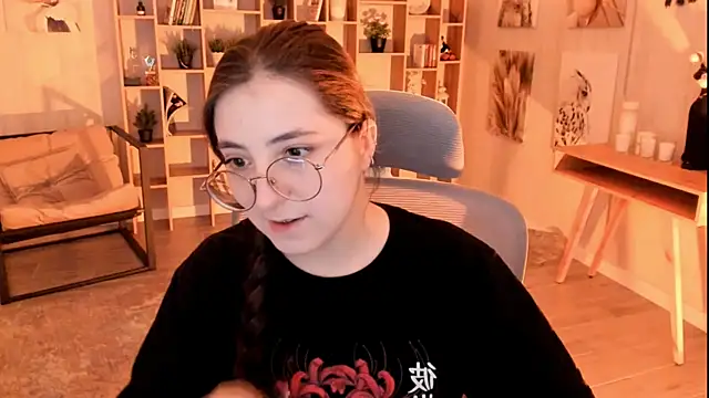 VirtuallVoyant online show from September 2025 04:39:02 AM