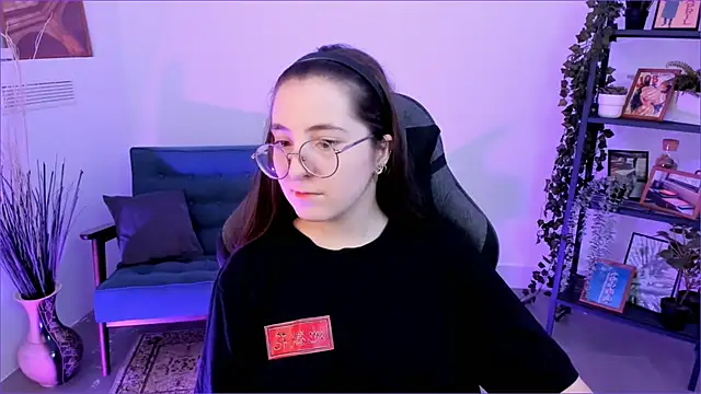 VirtuallVoyant online show from September 2025 05:01:02 AM