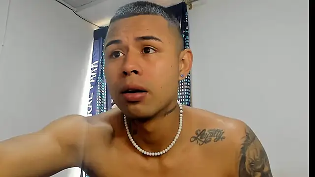  Logan Colton  online show from November 2025 08:52:01 PM