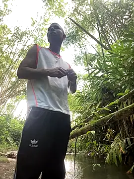  Logan Colton  online show from November 2025 06:51:02 PM