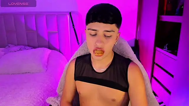 Matheewx m online show from April 2026 01:19:01 AM