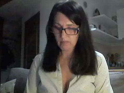 Elena48324 online show from May 2026 06:15:02 PM