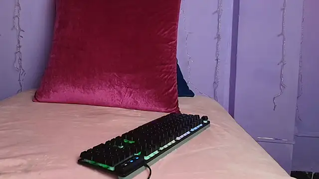 Dafne Mel online show from October 2025 12:27:02 PM