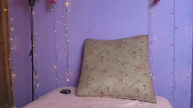 Dafne Mel online show from October 2025 01:21:02 PM