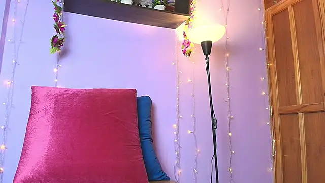 Dafne Mel online show from November 2025 12:39:02 PM