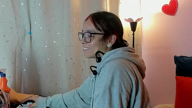 Dafne Mel online show from February 2026 12:24:02 PM