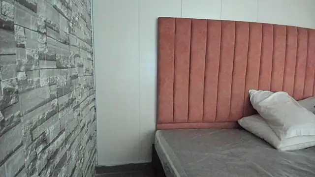 ashley Olsen online show from October 2025 03:07:02 AM