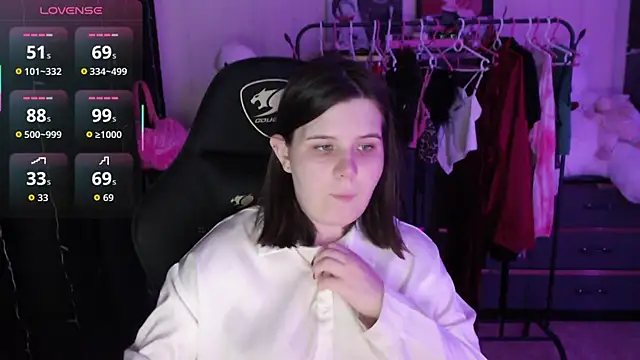 AmyVibess online show from July 2026 06:02:02 PM