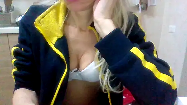 Kelly80 online show from March 2026 05:40:01 PM