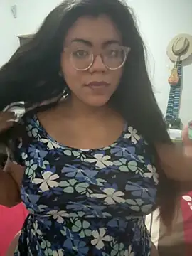 Snapshot of karysweetbeaury chatting on April 2026 05:29:02 AM karysweetbeaury online show from April 2026 05:29:02 AM