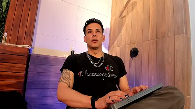 Snapshot of Dustin_Sonne chatting on June 2026 03:44:02 AM Dustin Sonne online show from June 2026 03:44:02 AM