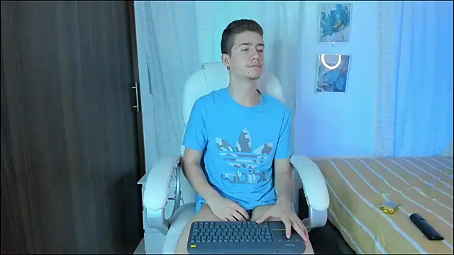 ThiagooJames online show from September 2025 02:44:02 AM