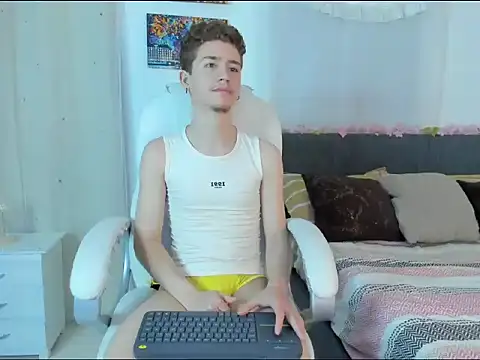 ThiagooJames online show from November 2025 02:22:02 AM