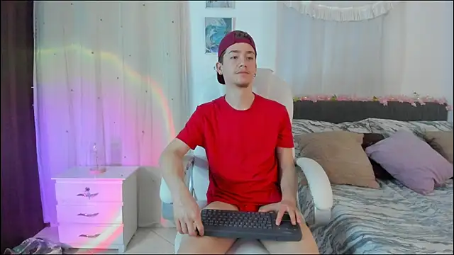 ThiagooJames online show from December 2025 03:22:01 AM