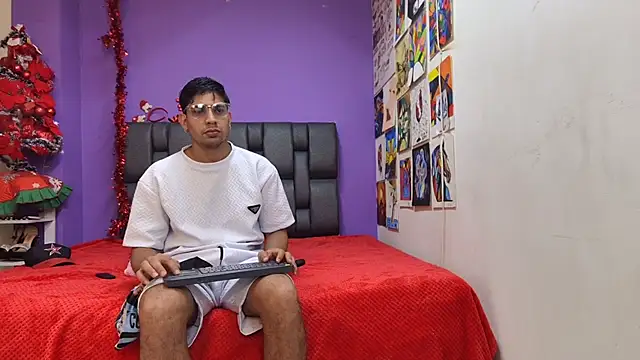 ashtoncooperr online show from November 2025 12:09:02 AM