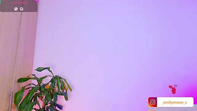 Snapshot of onlyemily_ chatting on May 2026 12:59:02 AM onlyemily online show from May 2026 12:59:02 AM