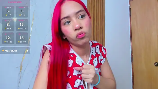 Daphnethomas online show from October 2025 11:10:01 AM