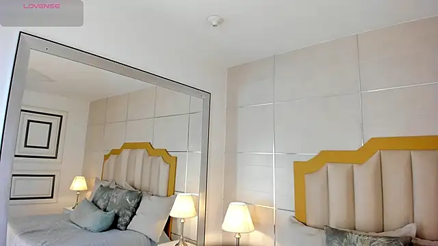 MaddieParker online show from October 2025 07:25:02 PM