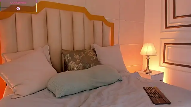 MaddieParker online show from April 2026 08:04:01 PM