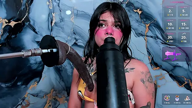 Emily Evo online show from November 2025 07:37:01 PM