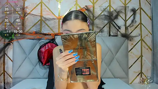 Cassidy 14 online show from November 2025 08:33:02 PM