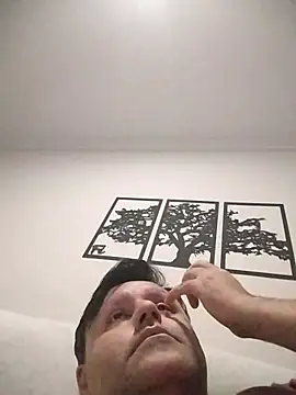 LeoMaduroSP online show from November 2025 03:51:02 AM