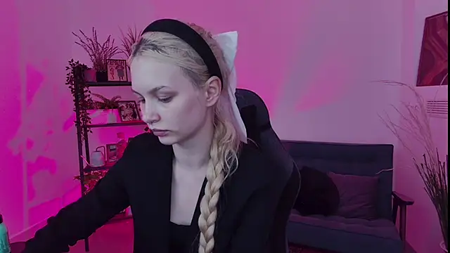 Snapshot of AvaDaviis chatting on September 2025 07:19:01 AM AvaDaviis online show from September 2025 07:19:01 AM