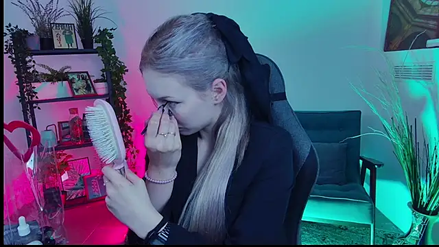 Snapshot of AvaDaviis chatting on September 2025 11:02:01 AM AvaDaviis online show from September 2025 11:02:01 AM