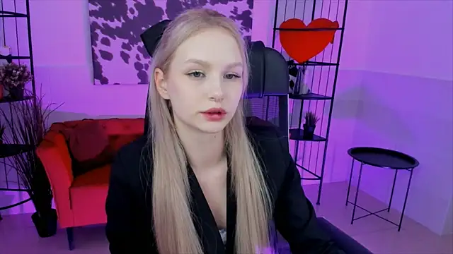 Snapshot of AvaDaviis chatting on October 2025 02:14:02 PM AvaDaviis online show from October 2025 02:14:02 PM