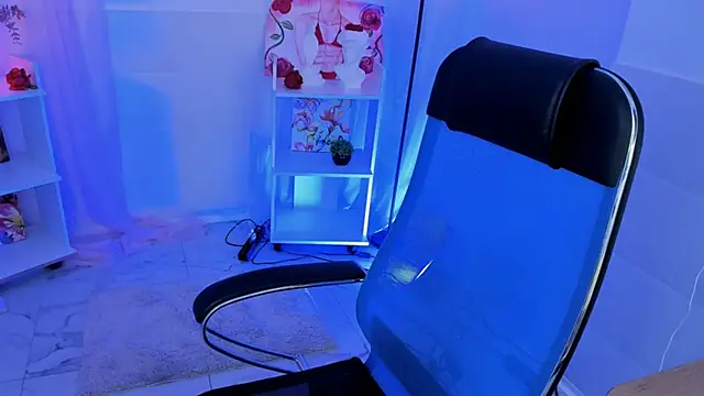 Snapshot of AvaDaviis chatting on November 2025 03:12:02 PM AvaDaviis online show from November 2025 03:12:02 PM