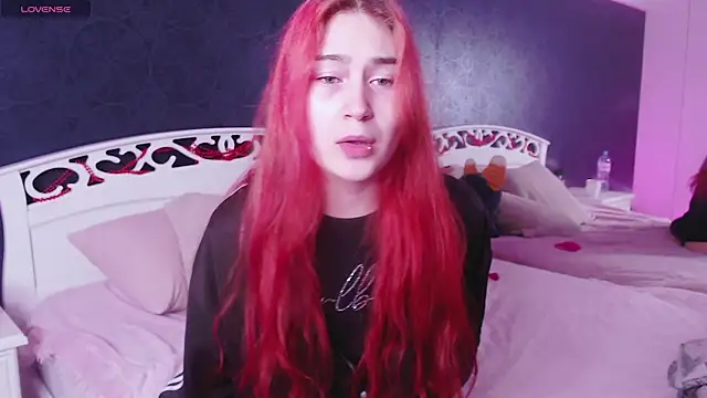 Lili Luuu online show from January 2026 03:06:01 PM