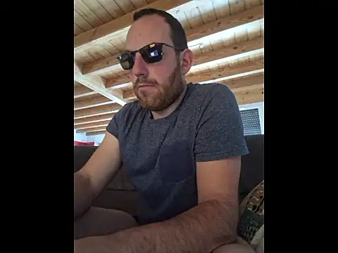 Snapshot of BrunJulienMetis chatting on January 2026 08:30:01 AM BrunJulienMetis online show from January 2026 08:30:01 AM