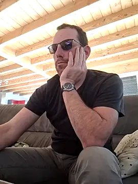 Snapshot of BrunJulienMetis chatting on February 2026 02:53:02 PM BrunJulienMetis online show from February 2026 02:53:02 PM