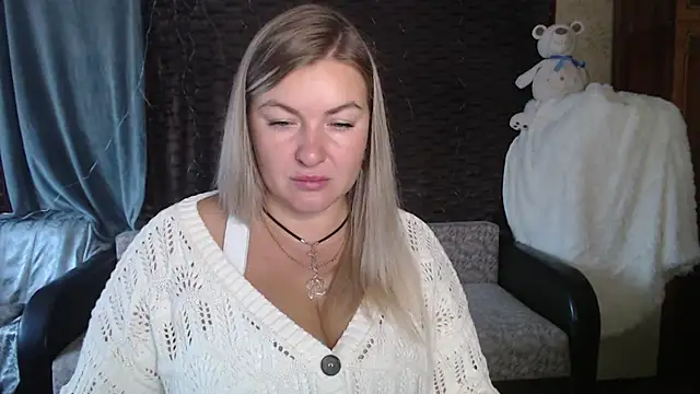 NikaSkylink online show from September 2025 03:30:02 AM