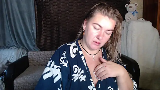 NikaSkylink online show from October 2025 04:02:02 AM