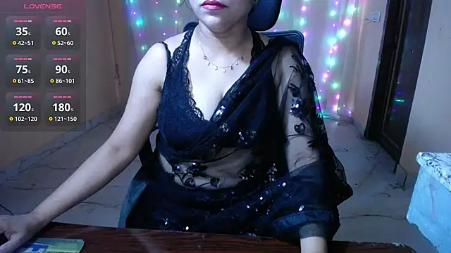 Snapshot of Divvya_ chatting on June 2026 06:43:01 PM Divvya online show from June 2026 06:43:01 PM