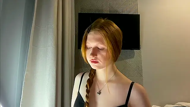 LuxXAngel online show from April 2026 10:48:02 PM