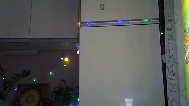 Krystal 82 online show from October 2025 06:15:01 AM