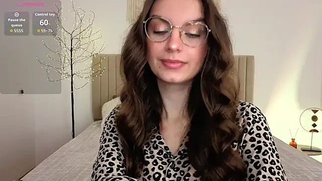 Snapshot of Real_cutie1 chatting on June 2026 12:47:02 PM Real cutie1 online show from June 2026 12:47:02 PM