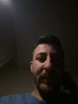 emredenizz07 online show from December 2025 06:46:02 PM