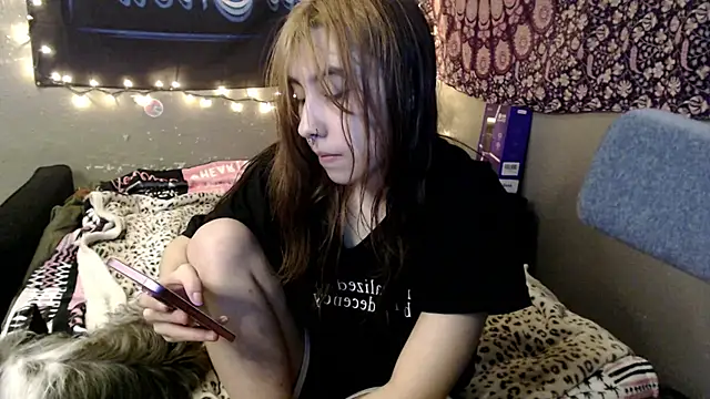 Snapshot of London_Ray chatting on June 2026 10:25:02 PM London Ray online show from June 2026 10:25:02 PM