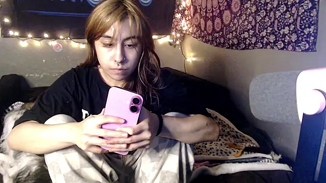 Snapshot of London_Ray chatting on July 2026 10:44:02 PM London Ray online show from July 2026 10:44:02 PM