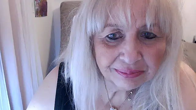 Snapshot of SusiLifeXXX chatting on December 2025 08:35:01 PM SusiLifeXXX online show from December 2025 08:35:01 PM